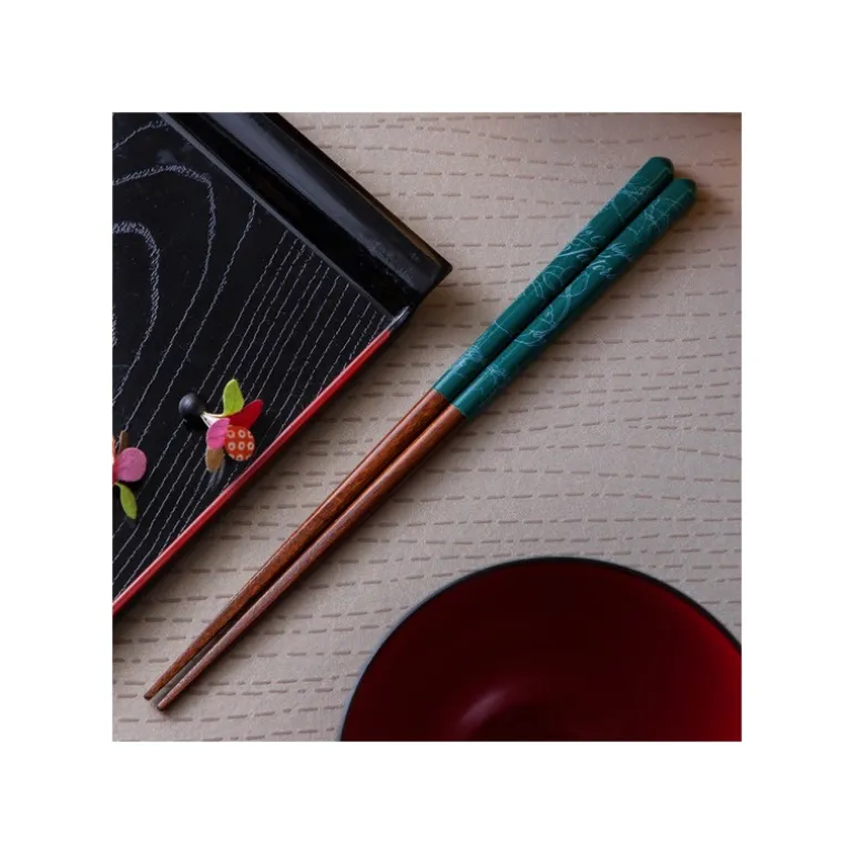 Cuisine Et Table>Maison Ghibli Baguettes laquées 21cm Esquisses Vert foncé - Mon Voisin Totoro