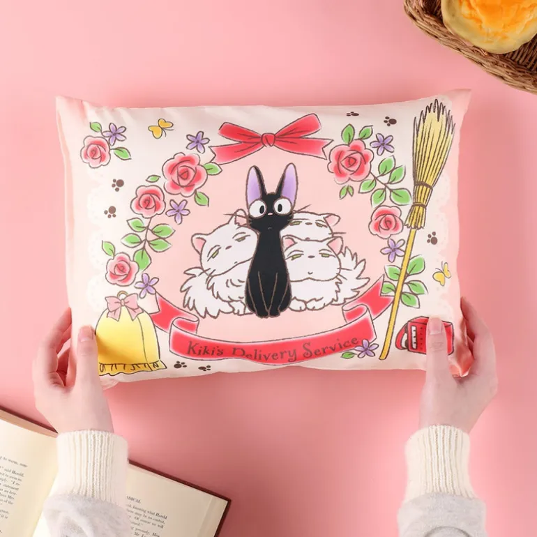 Mobilier>Maison Ghibli Oreiller Famille des chats 28 x 39 cm - Kiki la petite sorcière